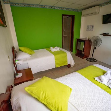 Hostal Gladismar Puerto Villamil Luaran gambar