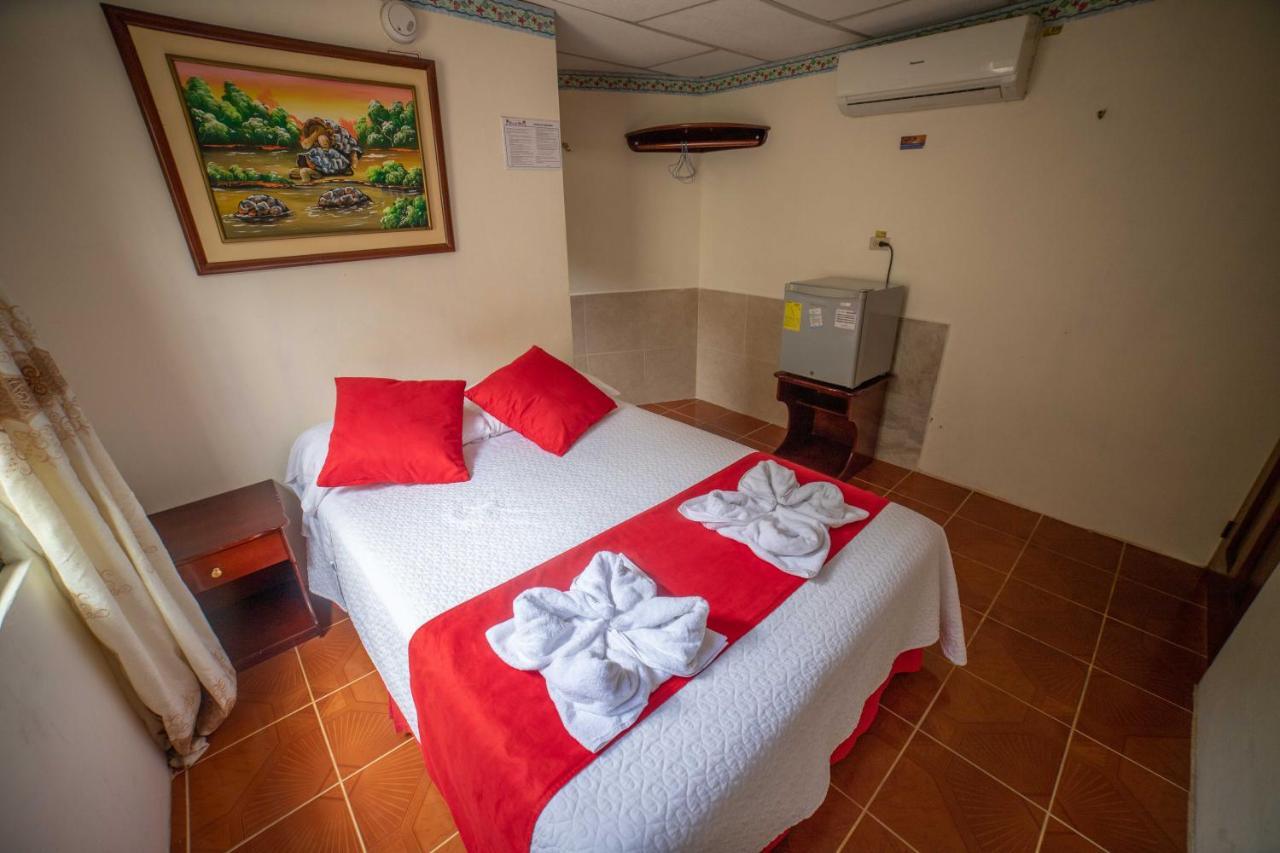 Hostal Gladismar Puerto Villamil Luaran gambar
